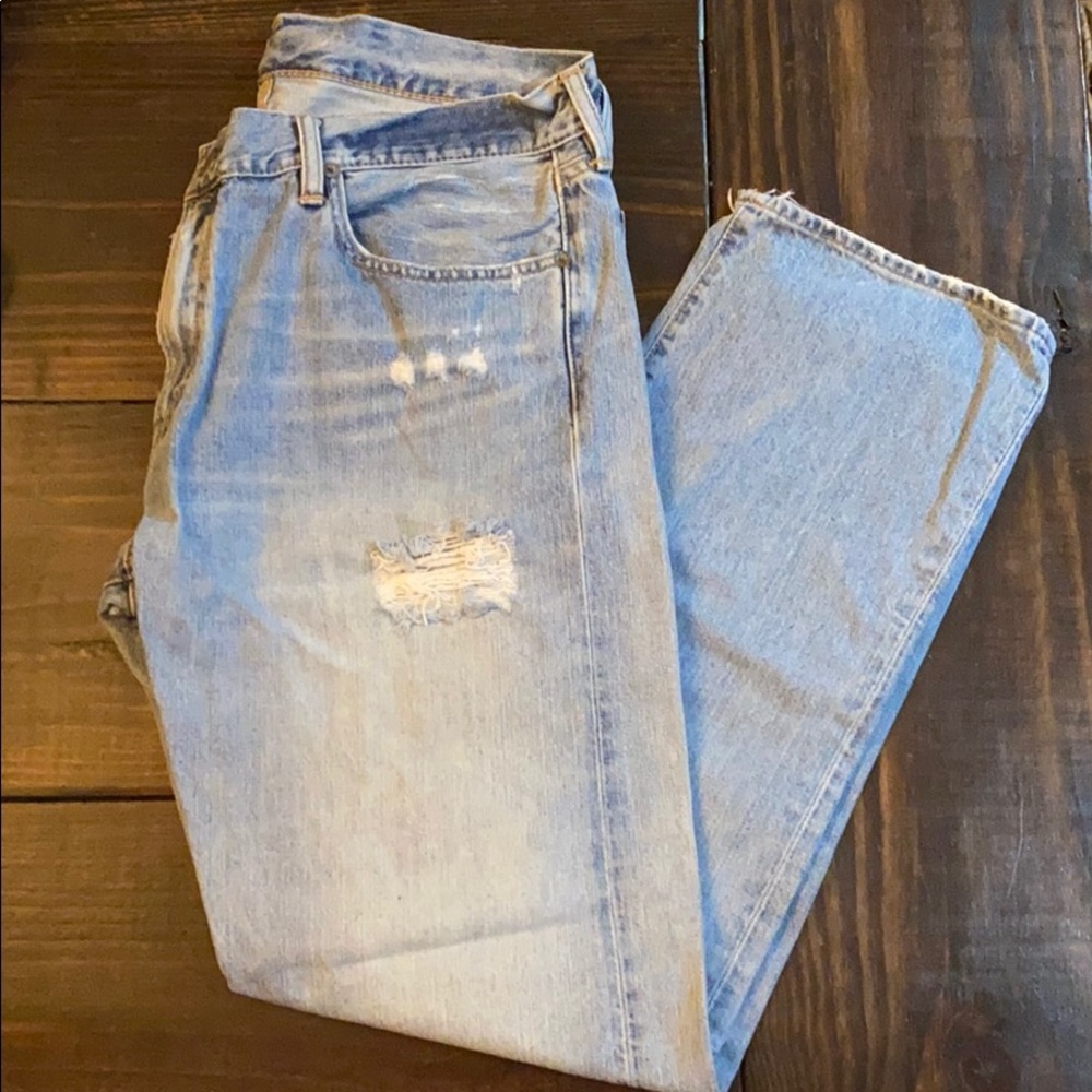 Men’s distressed jeans size 36.